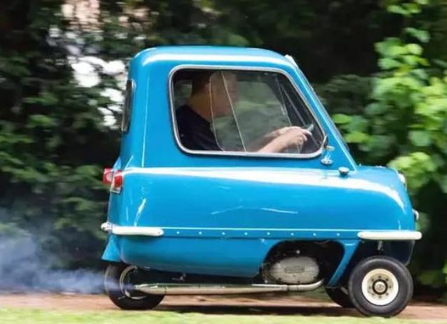 世界上最小的量產車，排量相當於一個屁，可以直接開動公交車 