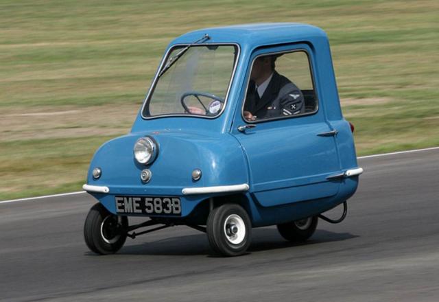 世界上最小的量產車，排量相當於一個屁，可以直接開動公交車 