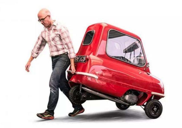 世界上最小的量產車，排量相當於一個屁，可以直接開動公交車 