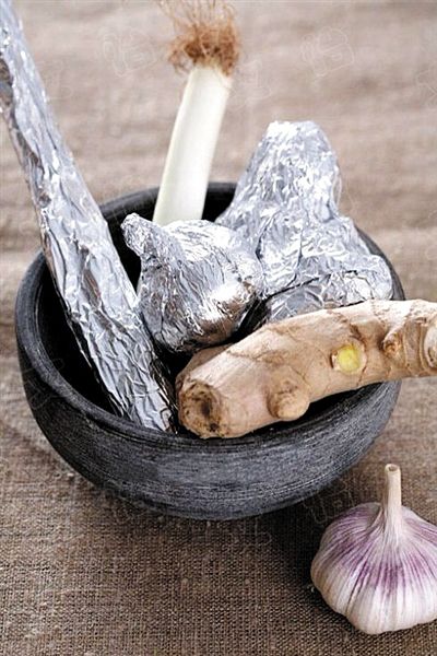生薑買太多了，放久容易乾癟？別急，教你一招保存生薑，放再久都可以！超實用哦！
