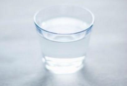 宋美齡的長壽秘方：早上起床後喝一杯這個，排毒、除口臭，消色斑！
