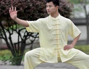 練好「八段錦」，讓身體充滿陽氣，身體越來越好，朝氣蓬勃