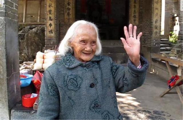 身體2個「地方」越深，說明你可能越長壽！占了一個也要恭喜