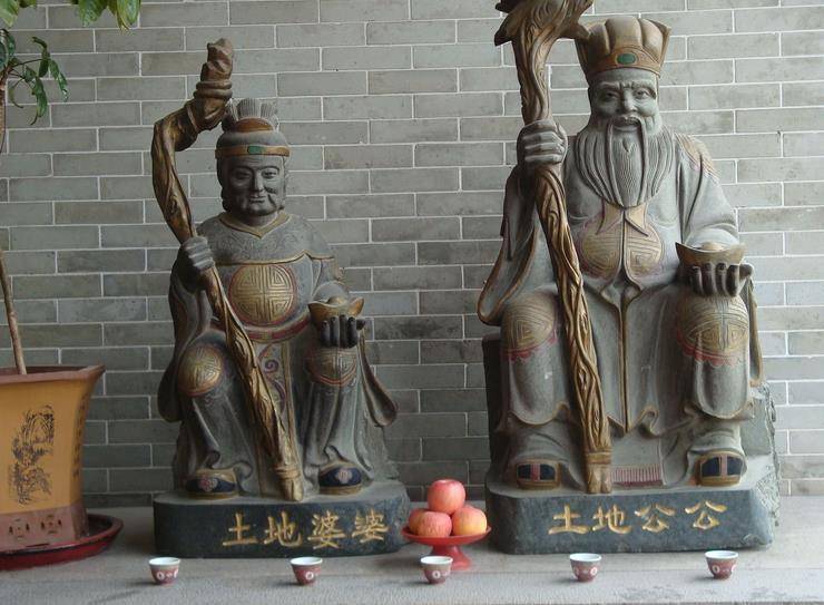 拜土地公一定要拜祂愛吃的！拜對了，往後財源滾滾來；拜錯了，後果自負！