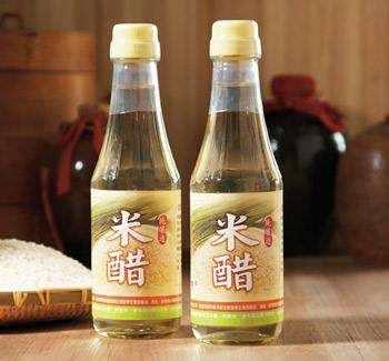 一個簡單小動作，專治脖子痛、腰痛、膝蓋痛，趕緊告訴你爸媽，一學就會