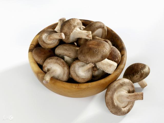中醫坦白：肝不好的人，這3個部位會發黑！秋季多吃3種改善肝功能的食物 