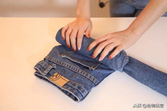 家裡衣服多的沒地方放？30年保姆阿姨教你1招，再多衣服也不怕