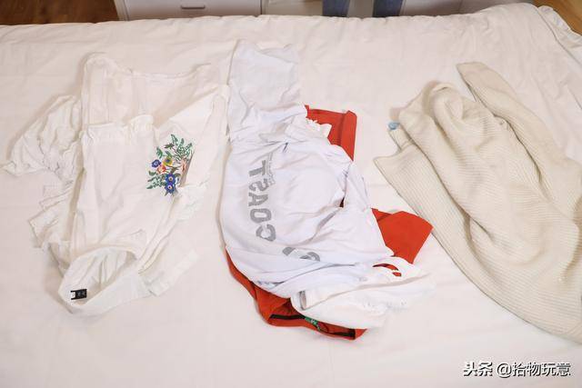 家裡衣服多的沒地方放？30年保姆阿姨教你1招，再多衣服也不怕