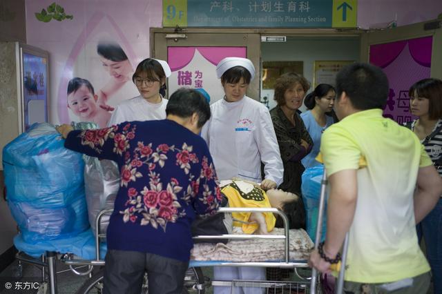 當初生女兒你媽在醫院這樣對我和女兒，現在我這樣對她已經不錯了