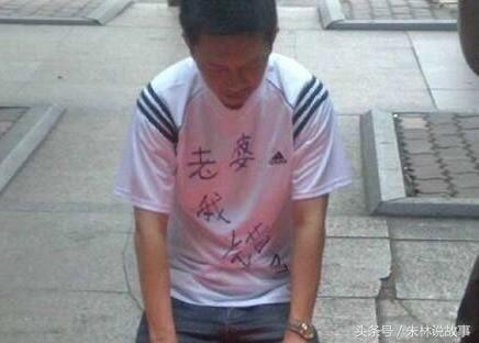 老公出差回來送我香水，我也拿出一份禮物，他拆開後，跪地痛哭
