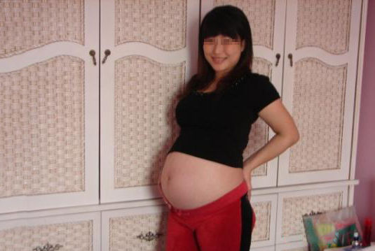 男子癱瘓，妻子卻連生兩胎，婆家人起疑，問清緣由後，直誇她高明