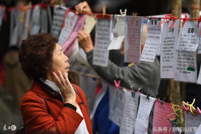 結婚給女方彩禮18萬，婚禮上打女友一耳光，她全家沒人敢吱聲！