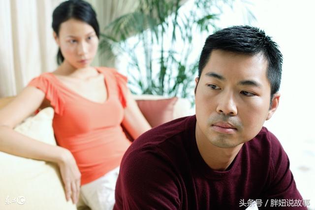 結婚給女方彩禮18萬，婚禮上打女友一耳光，她全家沒人敢吱聲！