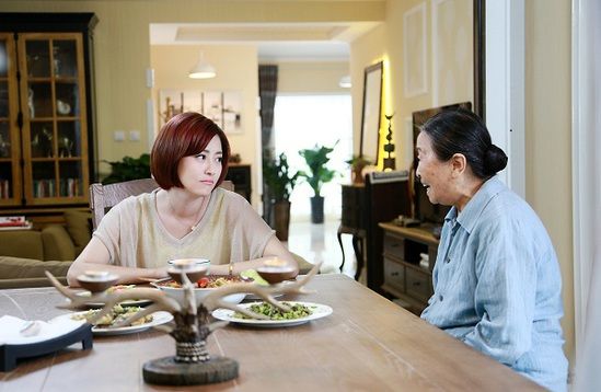 小姑子結婚，得知婆婆給小姑子準備的陪嫁後，俺把婆婆趕回老家
