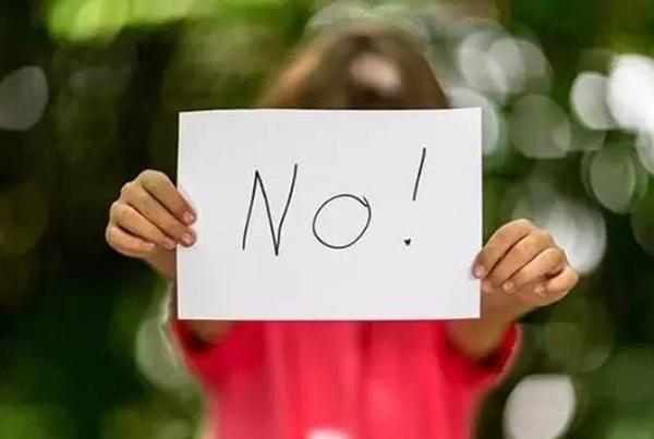 孩子一生必經3次叛逆期，不打不罵，3種教育方式改變孩子一生