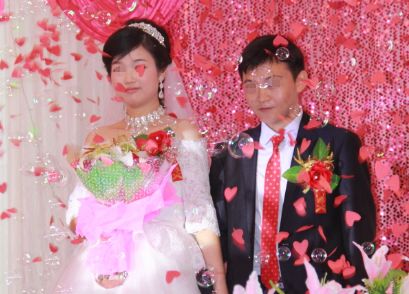 結婚後工資卡給婆婆保管，三年後婆婆還給俺，回娘家扇嫂子一巴掌