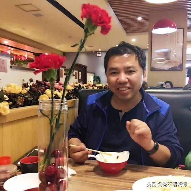 她掙80萬一分不剩給老公買豪車，9年後老公開輛奔馳來還禮