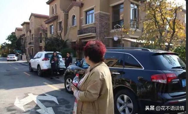 她掙80萬一分不剩給老公買豪車，9年後老公開輛奔馳來還禮