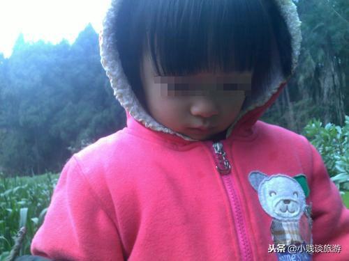 女兒失蹤三年，算命先生卻說還在家中，母親搜查一番後，當場蒙了