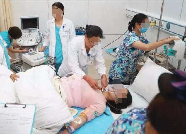 女子好不容易生下兒子，丈夫卻摔門而去，到醫院時妻子已冰冷