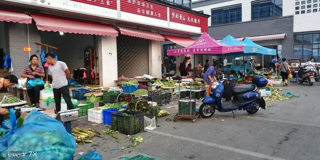 坐月子婆婆來照顧，親媽過來看望，瞥了一眼床頭，立馬帶我回娘家