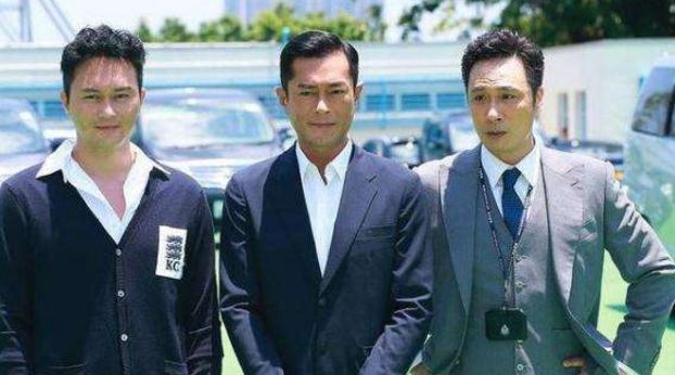 影帝老公對她一見鍾情，結婚17年未下過廚，今47歲被寵成凍齡