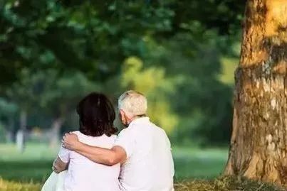 老年夫妻最缺什麼？說得太好了，夫妻都該看看