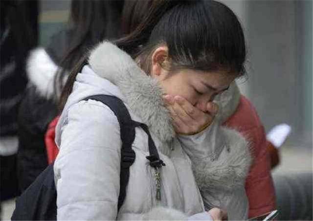  結婚兩年老公和我離婚，三年後回村，他丟盡臉面躲著不敢見我