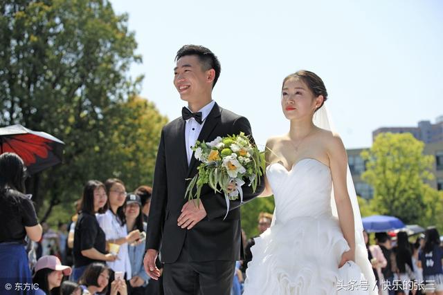 老婆坐月子媽不讓吃飯，我趕她走，老婆指指廚房，我求媽原諒