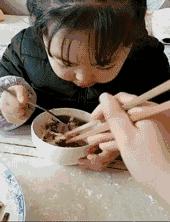 「孩子，放下工作養不起你，拿起工作陪不了你。」其實，你所有的不容易，孩子都懂
