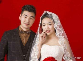 兒子重病，親家送來10萬救急，婆婆前去感謝，推開門傻住了