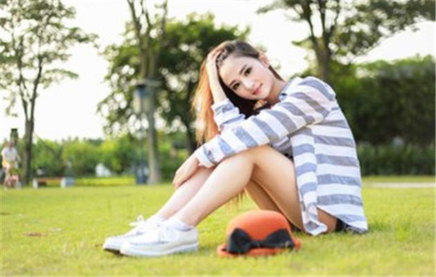 我生兒子大姑子封兩千紅包，一條秒撤的微信消息，我看清她的虛偽