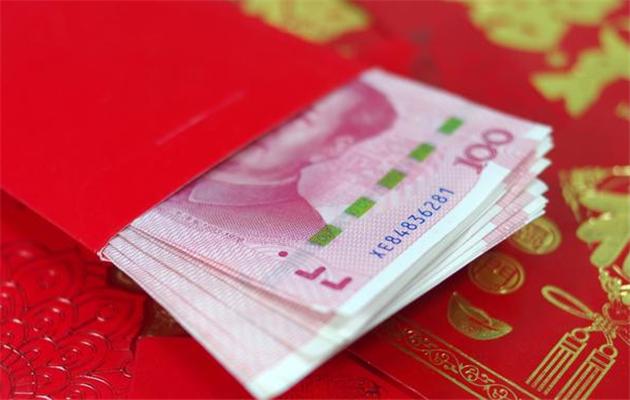 我生兒子大姑子封兩千紅包，一條秒撤的微信消息，我看清她的虛偽