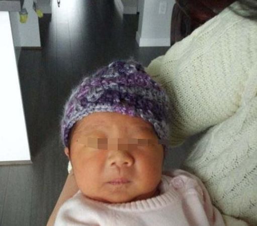 結婚後把工資都交給母親，妻子生育時要取錢，看見餘額後他蒙了