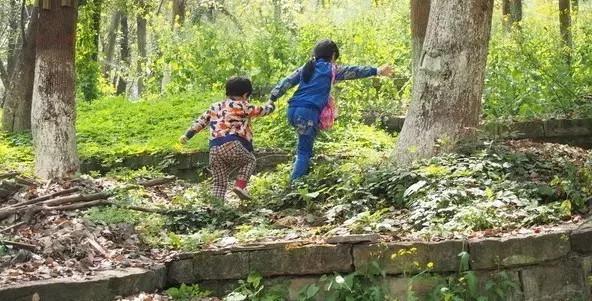 弟弟放棄大學供姐姐讀書，兒子滿月酒上弟弟道出25年前的秘密