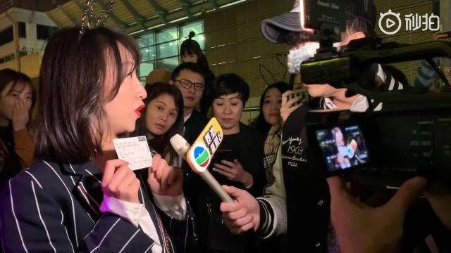 劉德華57歲連唱20場導致發炎失聲，女粉絲拒絕退票，理由令人淚目！