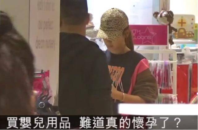 應采兒帶Jasper採購嬰兒用品，采兒肚子圓圓，51歲陳小春又做爸爸