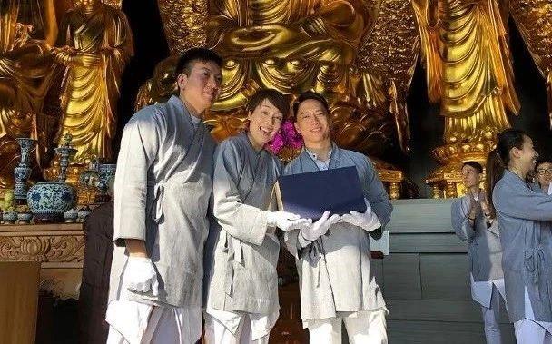 齋戒三日期滿出關！ 47歲女星聖誕節入寺廟：很難忘的體驗 