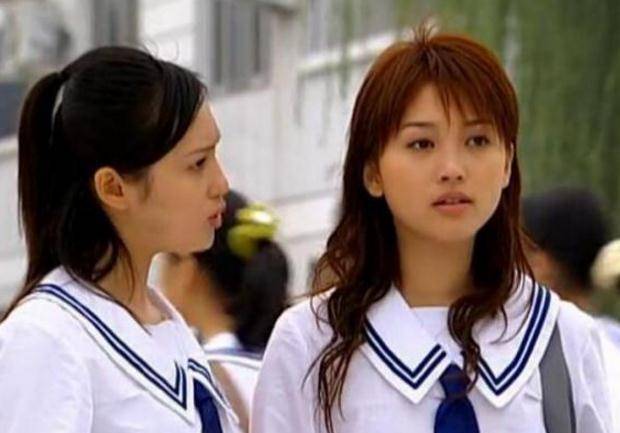 金莎拍戲頭髮被燒焦，讓人想到8年前任家萱俞灝明的不幸遭遇！