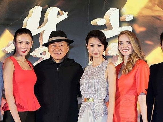 結婚36年不離不棄！成龍送這份禮物逼哭妻子林鳳嬌！