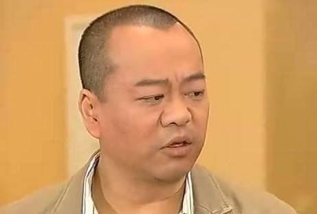 他與女友相愛21年，婚後才知老婆身價700億，入贅當上門女婿，現在幸福美滿