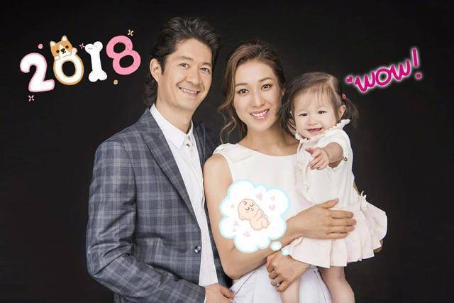「好彩妹」鍾嘉欣把兒子穿成聖誕老人，肉嘟嘟的像極了姐姐！