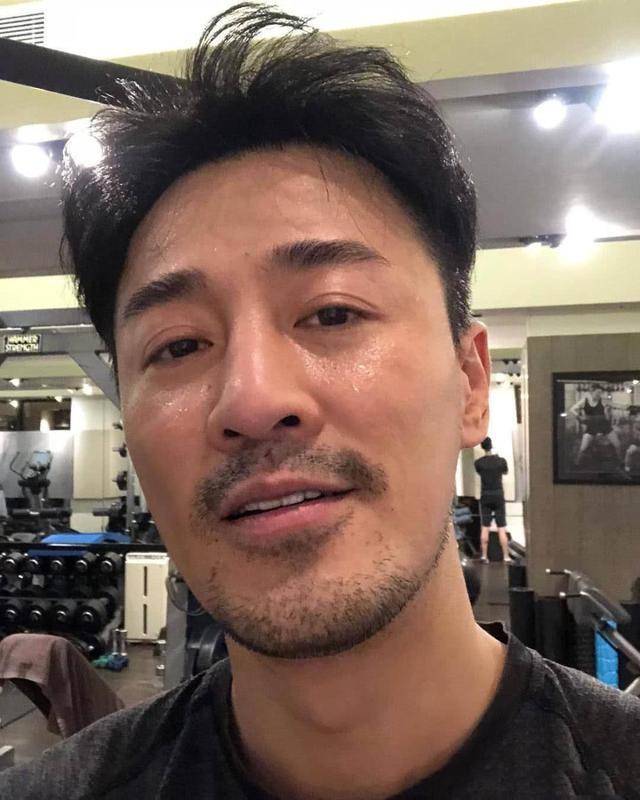 林峰近照曝光大變樣，曾經的陽光型男，如今竟變成邋遢大叔，網友：他究竟經歷了什麼?