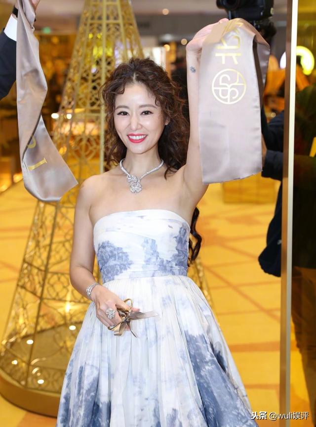 林心如的少女人設再次「破功」，相比顏值，她的鼻子更引人注意