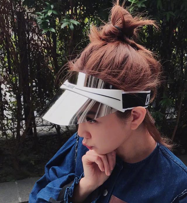 Ella 的蛻變：從前那個假小子，如今多了一絲溫婉
