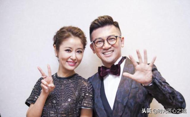45歲蘇有朋婚期已定，妻子比林心如美多了，難怪蘇導不守40歲約定！