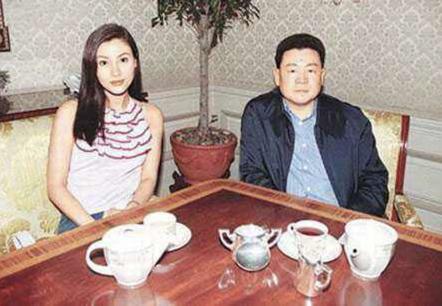 李嘉欣豪門夢碎？公公420億遺產一分不留，每月發200萬生活費！