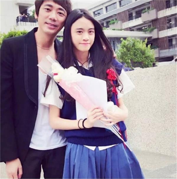 信「18歲私生女」長大美翻！最近被人起原來「孩子的媽」是她！難怪女兒那麼美！