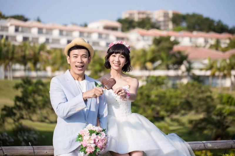 44歲香蕉哥哥要結婚啦！秘戀3年「迎娶草莓姐姐」號召28位哥哥姐姐：YOYO家族第一對夫妻