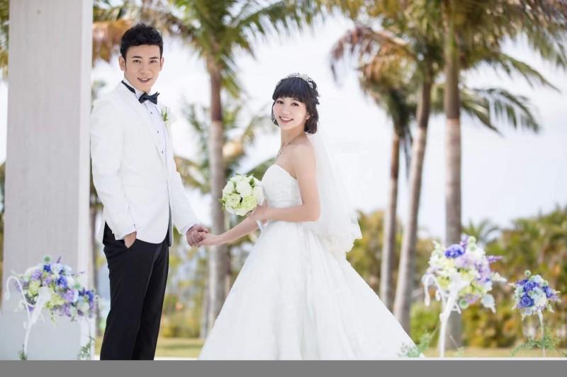 44歲香蕉哥哥要結婚啦！秘戀3年「迎娶草莓姐姐」號召28位哥哥姐姐：YOYO家族第一對夫妻